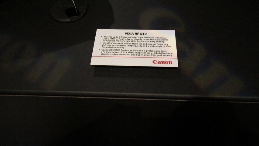 Canon Vixia HFG10 card s.JPG